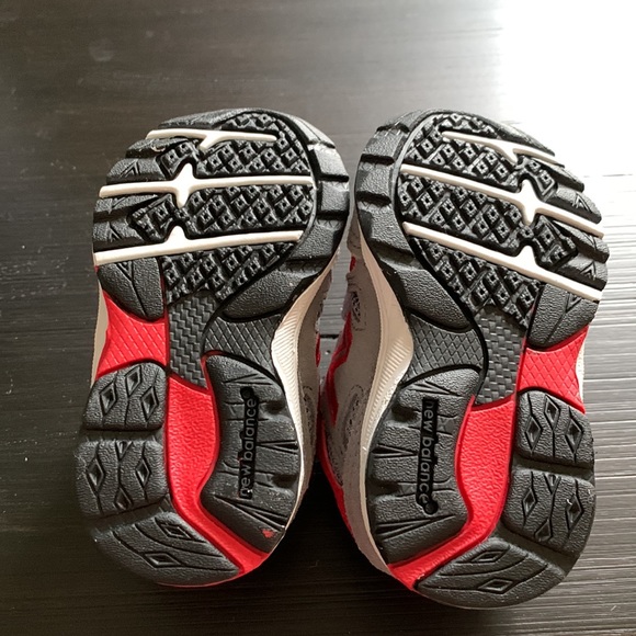 New Balance Kid's Shoe - Picture 4 of 5